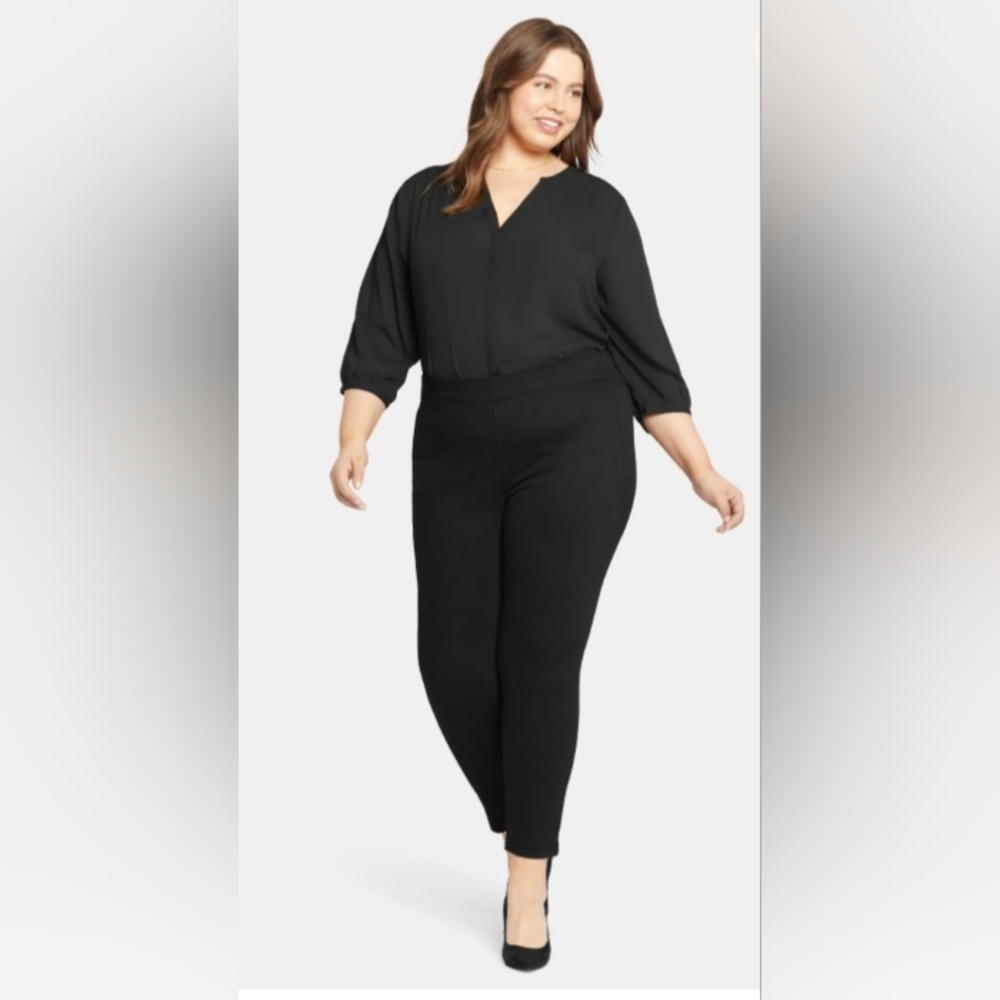 NWT Plus Size NYDJ Pull On Skinny Stretch Jeans Black